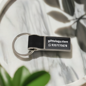 M542 Personalized Key Ring – Sleek Metal with Vegan Leather Finish