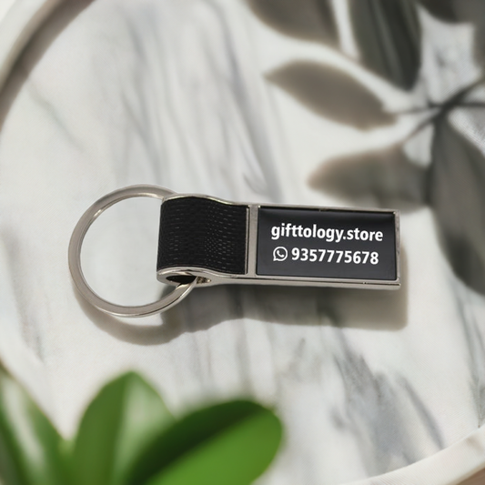 M542 Personalized Key Ring – Sleek Metal with Vegan Leather Finish