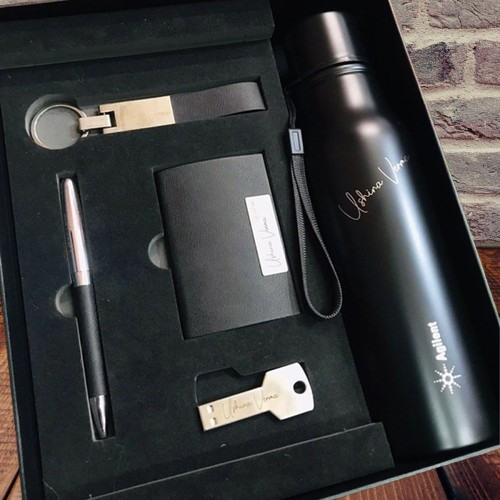 Personalized 6 In 1 Notebook Gift Set - M935