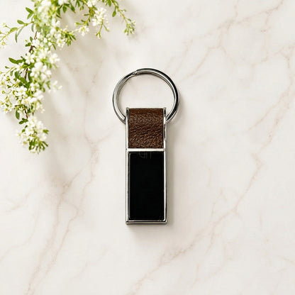 M542 Personalized Key Ring – Sleek Metal with Vegan Leather Finish