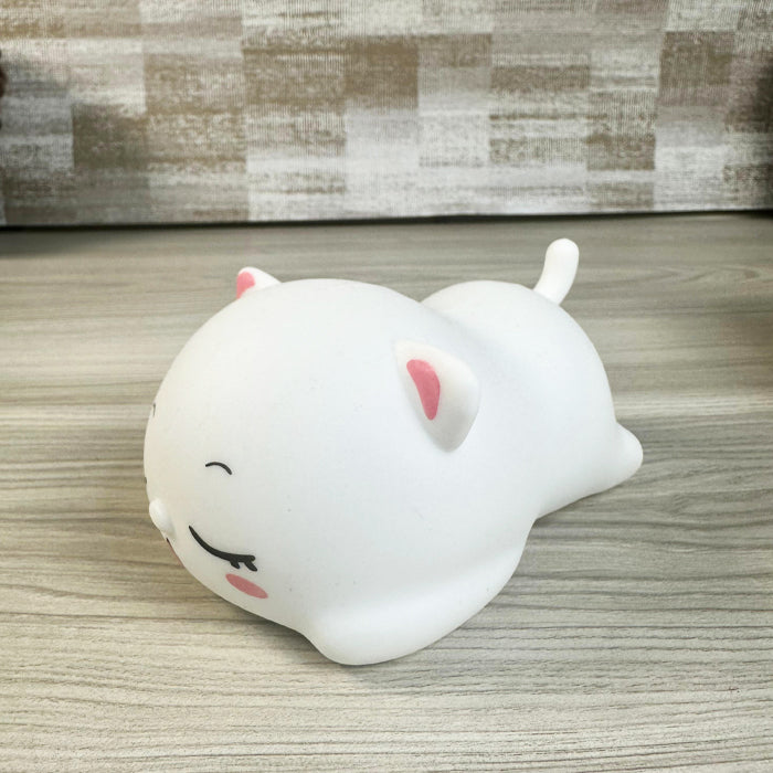 🐱 Little Snoring Cat Lamp – Soft Silicone Night Light with Multicolor Glow 🌈💤