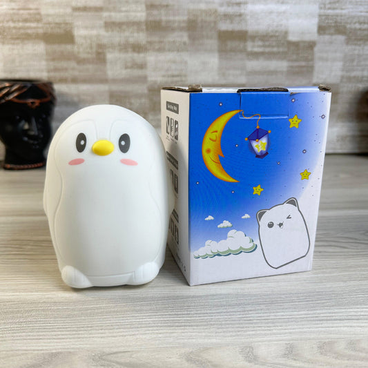 🐧 Little Penguin Lamp – Soft Silicone Night Light with Multicolor Glow 🌈✨