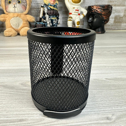 Custom Name Round Wiro Tumbler with Phone Stand, Pen Tray & Desk Organizer – Black (E340)